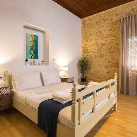 Villa Manolis Stone House *