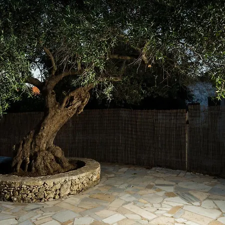 Manolis Stone House *